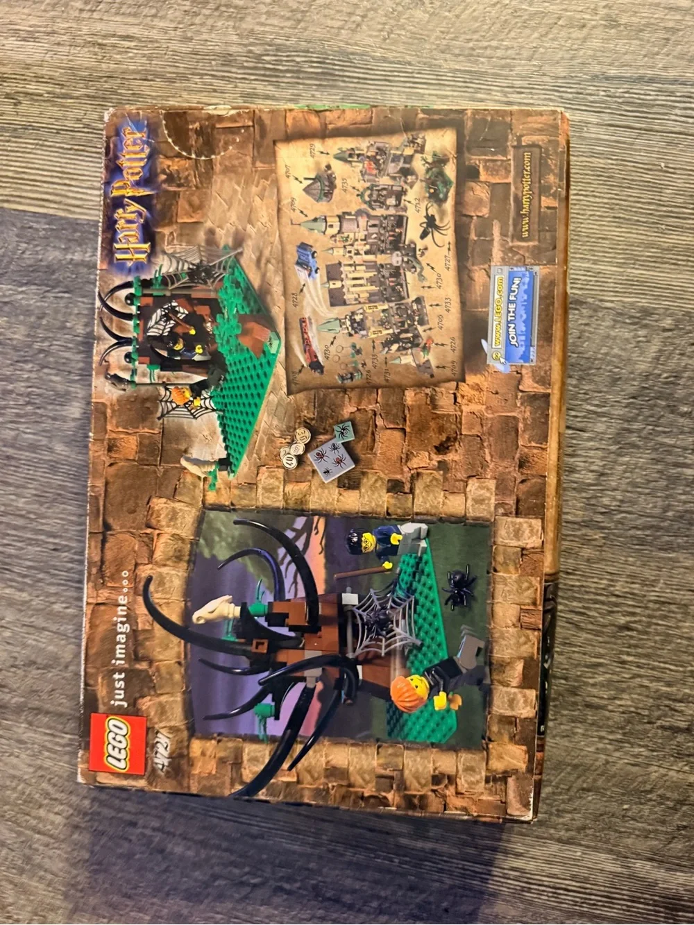 LEGO Harry Potter Set Aragog in the dark forest.